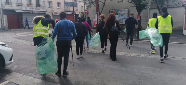 La Grande Lessive - « Une ville propre, ça inspire » - 2 - Ville de Stains