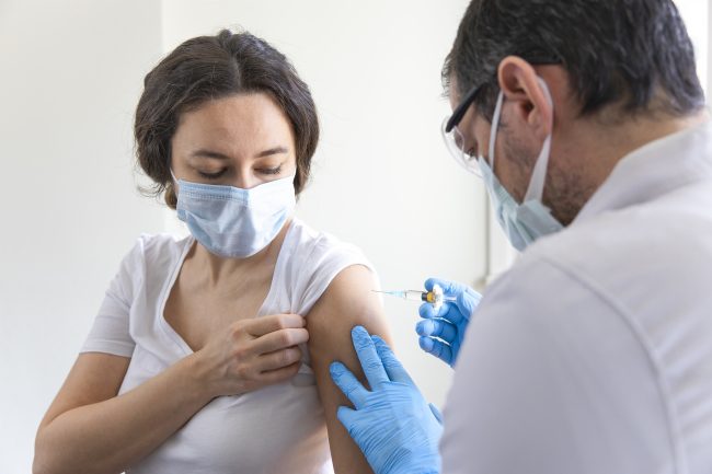 Vaccination et contraintes contre la menace de reprise de l’épidémie - Ville de Stains